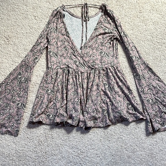 Paisley print American eagle soft and sexy long sleeve. - Picture 2 of 3